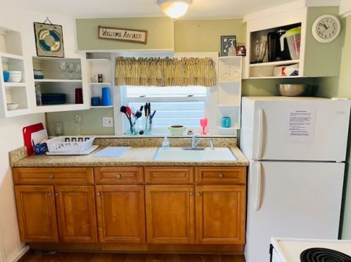 22 H St, Hampton, NH 03842 exterior