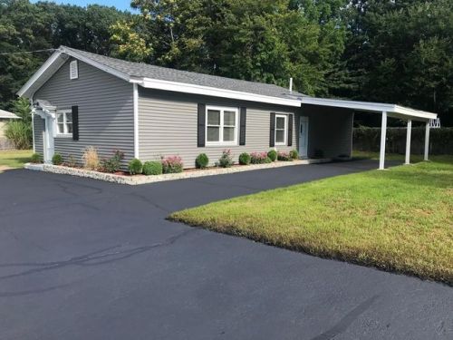 1 Savin Ave, Methuen, MA 01844 exterior