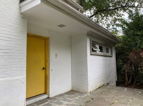 623 Pleasant St, Amherst, MA 01002 exterior