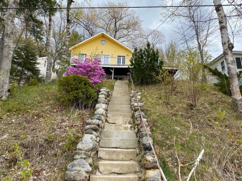 65 Riley Rd, Sabattus, ME 04280 exterior