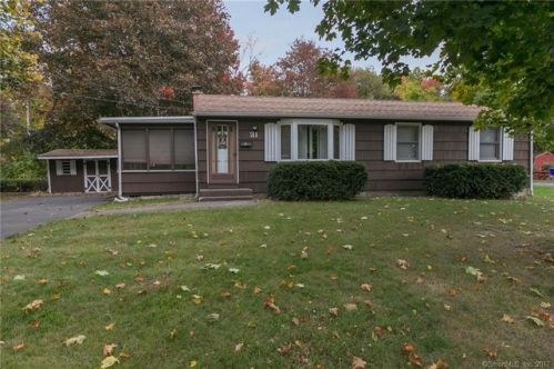 31 Middlesex Dr, Enfield, CT 06082 exterior