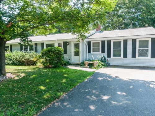 16 Elm Ct, Maynard, MA 01754 exterior