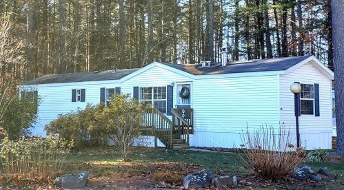 20 Colonial Vlg, Somersworth, NH 03878 exterior