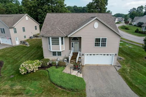 2 Orchard Ln, East-Kingston, NH 03827 exterior
