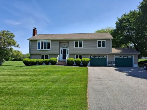 311 Old Marsh Hill Rd, Dracut, MA 01826 exterior