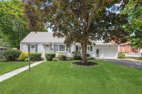 81 3Rd St, Warwick, RI 02818 exterior