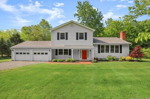 129 Haviland Rd, Ridgefield, CT 06877 exterior