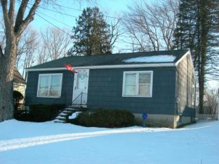 98 Fairmount Ave, Manchester, NH 03104 exterior