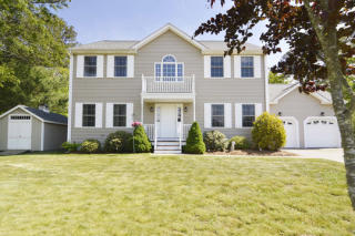 10 Oak Hollow Ln, Charlestown, RI 02813 exterior