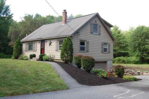 310 Stark Hwy, Dunbarton, NH 03046 exterior