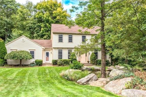 480 Dennison Rdg, Manchester, CT 06040 exterior