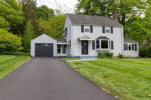 29 Woodruff Ln, Kensington, CT 06037 exterior
