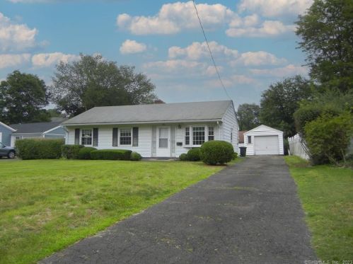 23 Snow Crystal Ln, Stamford, CT 06905 exterior