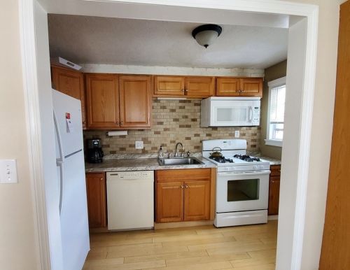 12 Colony Rd, West Springfield, MA 01089 exterior