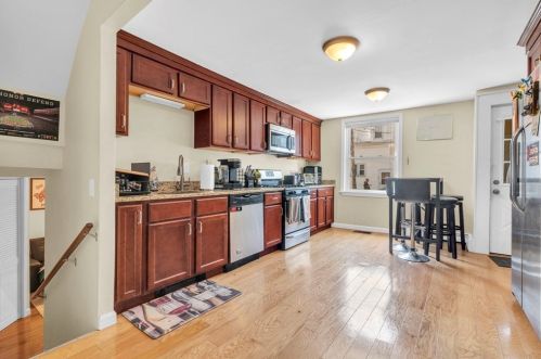 194 5Th St, Roxbury Xing, MA 02129 exterior