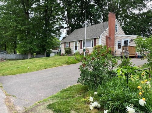 1 Guild St, Enfield, CT 06082 exterior
