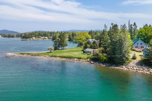 15 Western Way, Bass Harbor, ME 04653 exterior