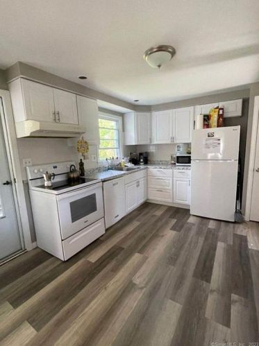 45 Carriage Dr, North-Haven, CT 06473 exterior