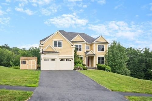 8 Appaloosa Dr, Shrewsbury, MA 01545 exterior