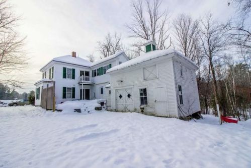 10 Pine St, Wilton, ME 04294 exterior