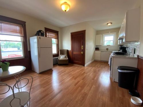 39 Ferncliff Ave, North Providence, RI 02911 exterior