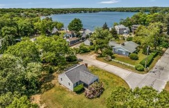 96 Old Brickyard Rd, Mashpee, MA 02649 exterior