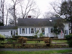 16 White Pine Rd, Newton, MA 02464 exterior