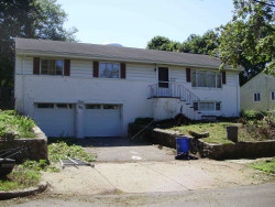 35 Cross Hill Rd, Newton, MA 02459 exterior