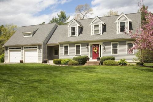 4 Pats Pl, Kingston, MA 02364 exterior