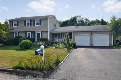 23 Mayflower Dr, Seekonk, MA 02771 exterior