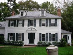 15 Graydale Cir, Newton, MA 02466 exterior