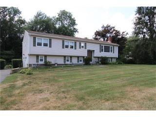 8 Sunrise Cir, Huntington, CT 06484 exterior