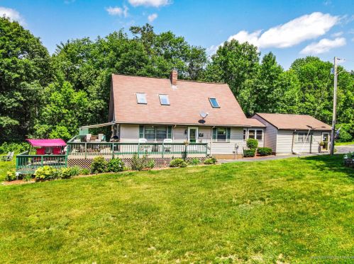 22 Hummingbird Ln, Augusta, ME 04330 exterior