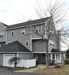 240 White Cliff Dr, Plymouth, MA 02360 exterior