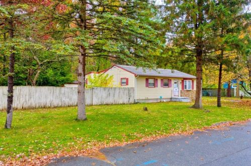 41 Louis Rd, Springfield, MA 01118 exterior