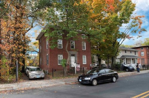 135 Capen St, Hartford, CT 06120 exterior