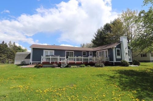 29 Maid Marion Ln, Brewer, ME 04412 exterior