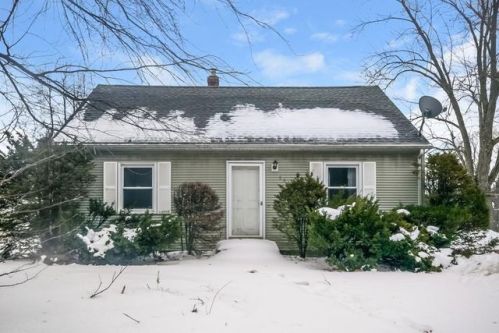 561 Burnett Rd, Chicopee, MA 01020 exterior