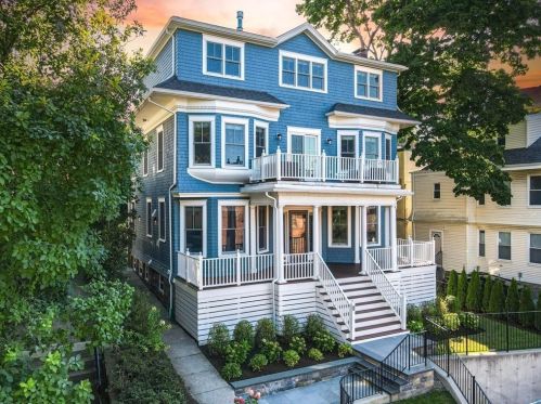 11 Robinwood Ave, Boston, MA 02130 exterior