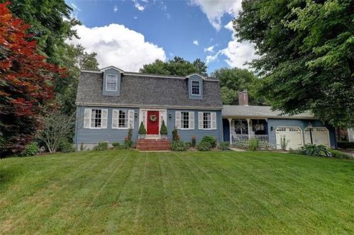 4 Apple Blossom Dr, Cumberland, RI 02864 exterior