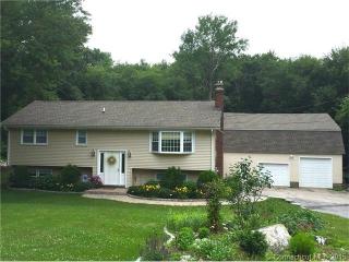 40 Slocum Rd, Hebron, CT 06248 exterior