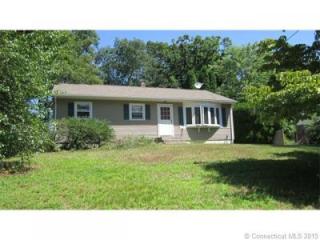 18 Vermont Dr, Chesterfield, CT 06370 exterior