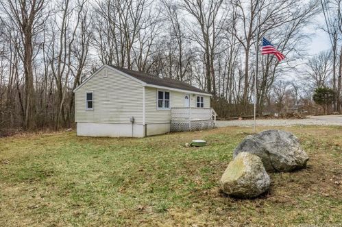 26 Island Beach Rd, Exeter, CT 06249 exterior