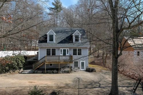 22 Blake Rd, Salem, NH 03079 exterior