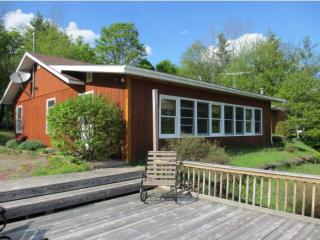 683 Mosher Rd, Sheffield Square, VT 05866 exterior