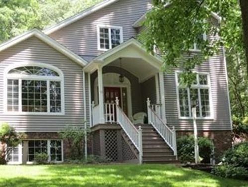 53 Maple Ridge Rd, North Hampton, MA 01062 exterior