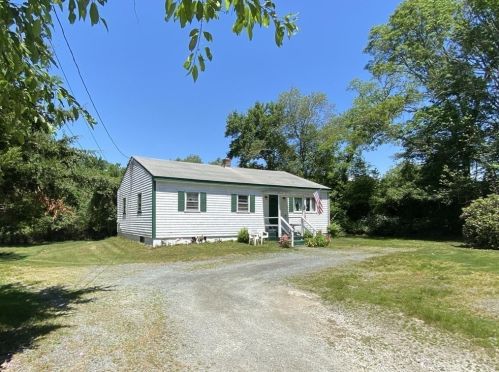 808 Old County Rd, Westport, MA 02790 exterior