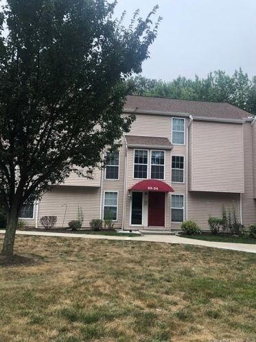 52 Heather Rdg, Huntington, CT 06484 exterior