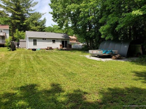 225 Scribner Blvd, Lewiston, ME 04240 exterior