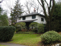 129 Moffat Rd, Newton, MA 02468 exterior